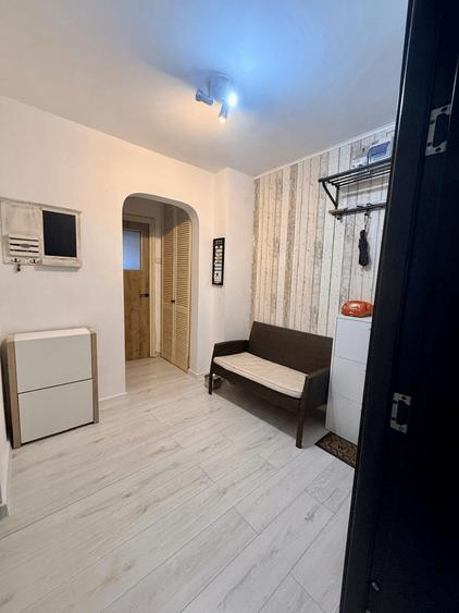 Apartament cu 2 camere decomandat în Nicolina