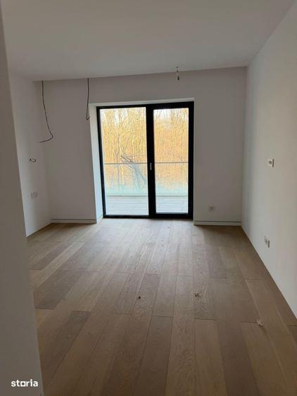 Apartament cu 4 camere în Băneasa