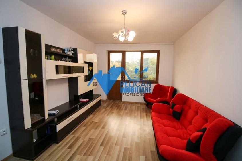 Apartament cu 3 camere decomandat, mobilat în Vest