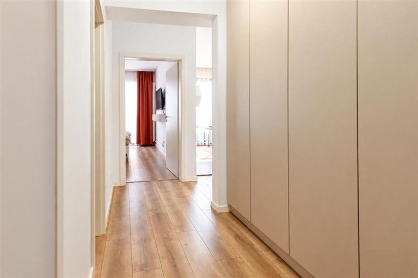 Apartament cu 2 camere decomandat, mobilat în Noua