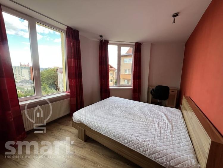 Apartament cu 3 camere semidecomandat, mobilat în Zorilor