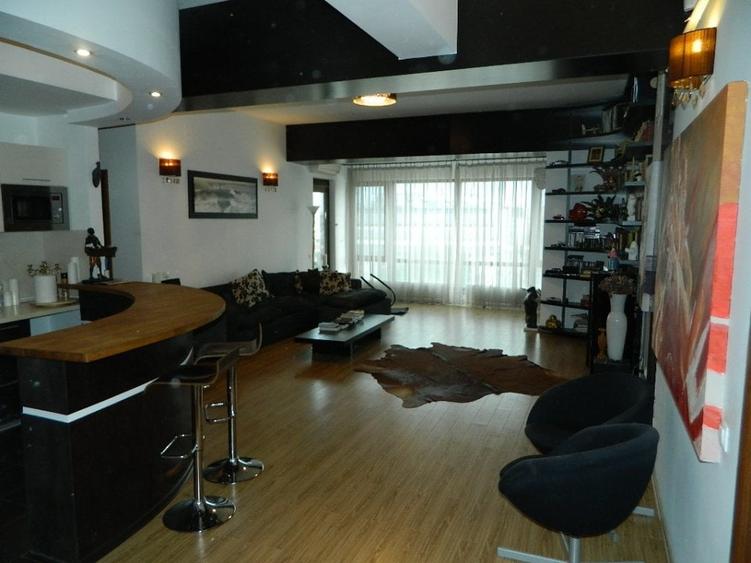 Apartament cu 4 camere decomandat, mobilat în Pache Protopopescu