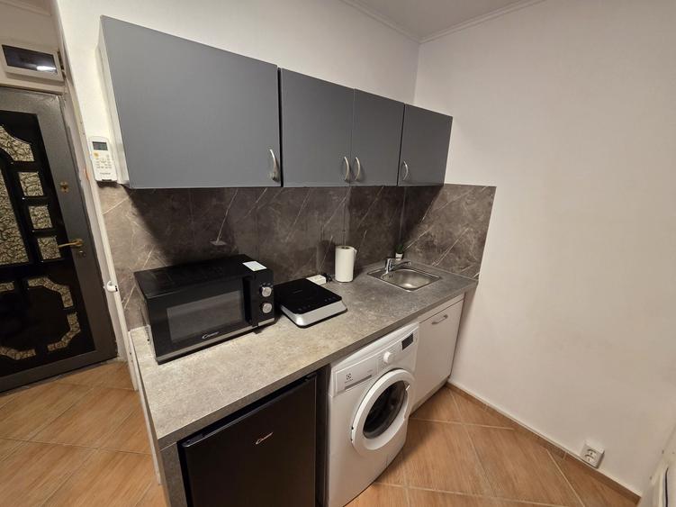 Garsonieră decomandată în Soarelui