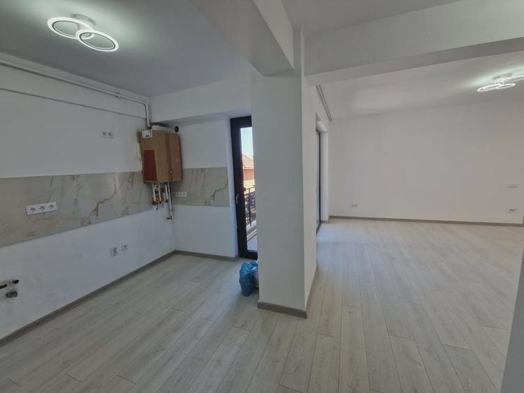 Apartament cu 3 camere semidecomandat în Someșeni