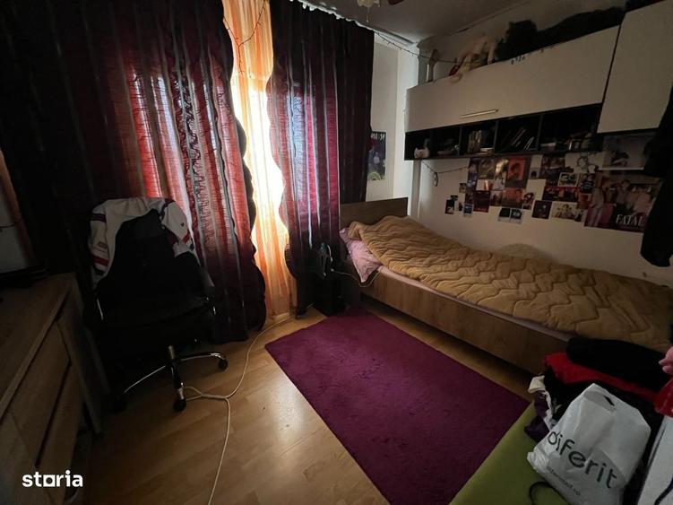 Apartament cu 4 camere decomandat în Mioveni