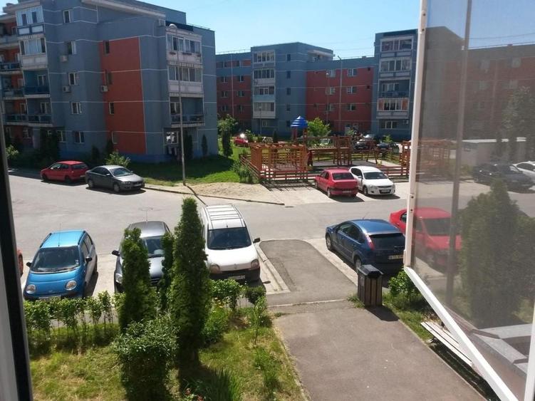 Apartament cu 2 camere decomandat în Drumul Taberei