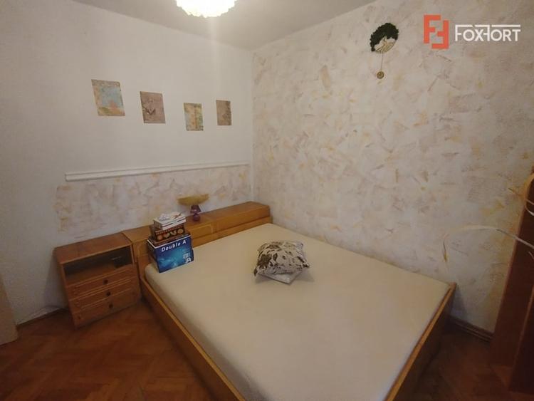 Apartament cu 3 camere decomandat, mobilat în Girocului