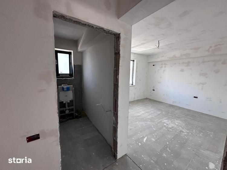 Casă cu 4 camere cu Teren 400 Mp în Domnești