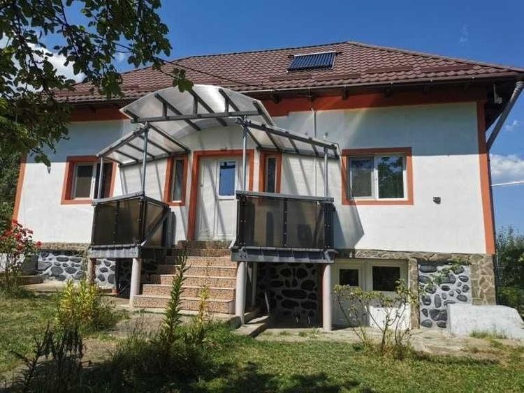 Casă cu 3 camere în Dobrotu