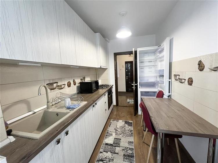 Apartament cu 3 camere decomandat, mobilat în Gării