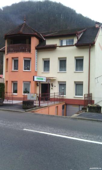 Casă cu 6 camere cu Teren 720 Mp în Central