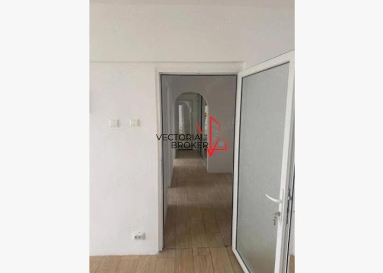 Apartament cu 3 camere decomandat în Colentina