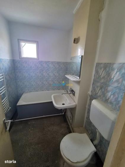 Apartament cu 3 camere decomandat în Narcisa