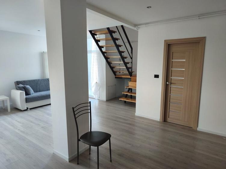 Apartament cu 3 camere decomandat în Ghiroda