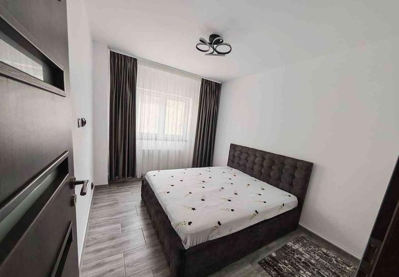 Apartament cu 4 camere decomandat în Crângași