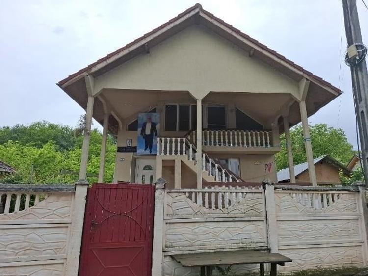 Casă individuală cu 5 camere cu Teren 800 Mp în Valea Mare (Băbeni)