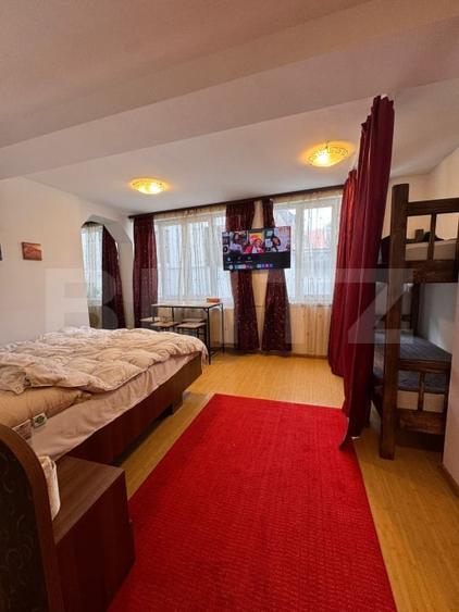 Casă individuală cu 5 camere cu Canalizare în Centrul Istoric