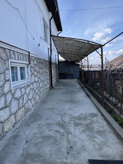 Casă cu 4 camere în Central