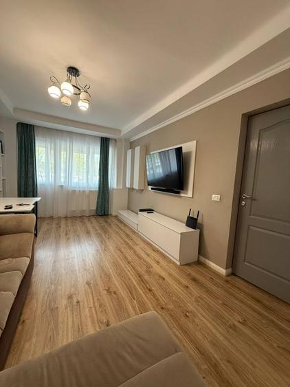 Apartament cu 3 camere decomandat, mobilat în Teiul Doamnei