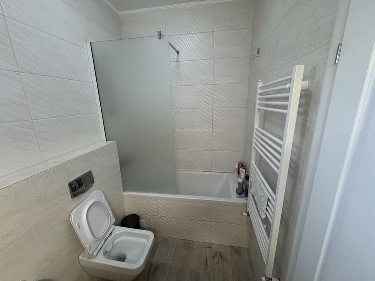 Apartament cu 3 camere decomandat în Nord