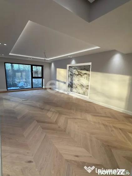 Apartament cu 4 camere în Sisești