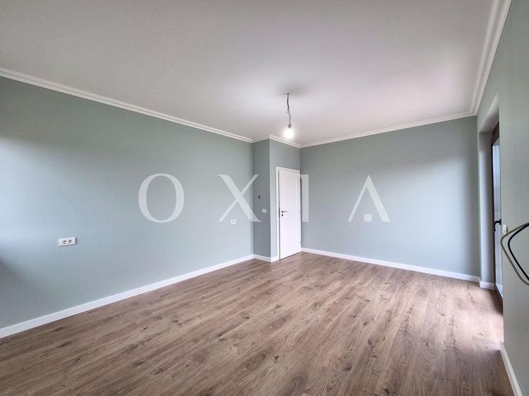 Duplex cu 5 camere cu Canalizare în Dumbrăvița