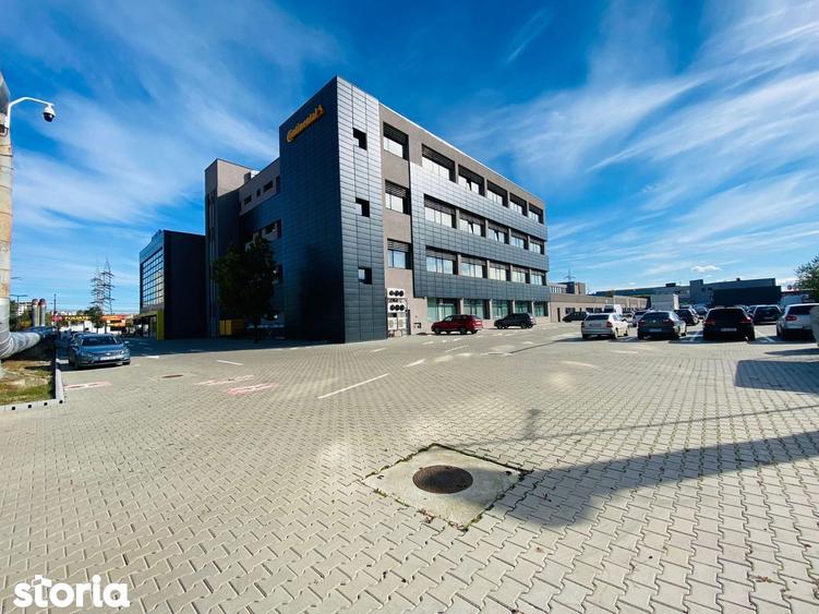 Spațiu comercial, de 1,250 mp, în Baza 3