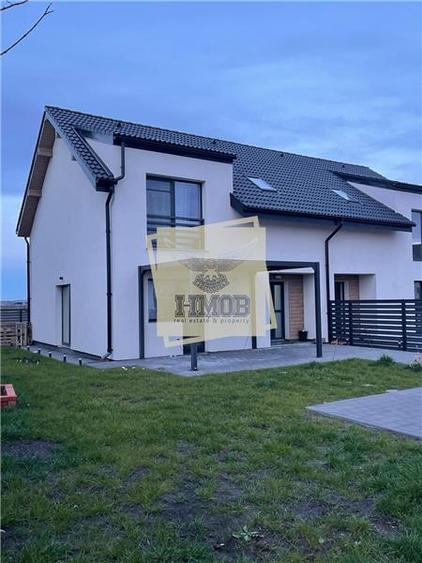 Duplex cu 4 camere cu Teren 380 Mp în Șura Mică
