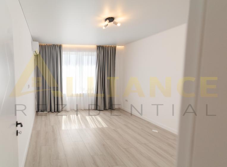 Penthouse cu 3 camere decomandat în Apărătorii Patriei