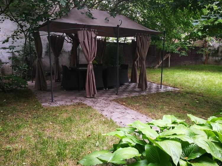 Apartament cu 2 camere semidecomandat, mobilat în Universitate