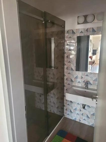 INCHIRIEZ APARTAMENT CU 3 CAMERE IN BLOC NOU - 1