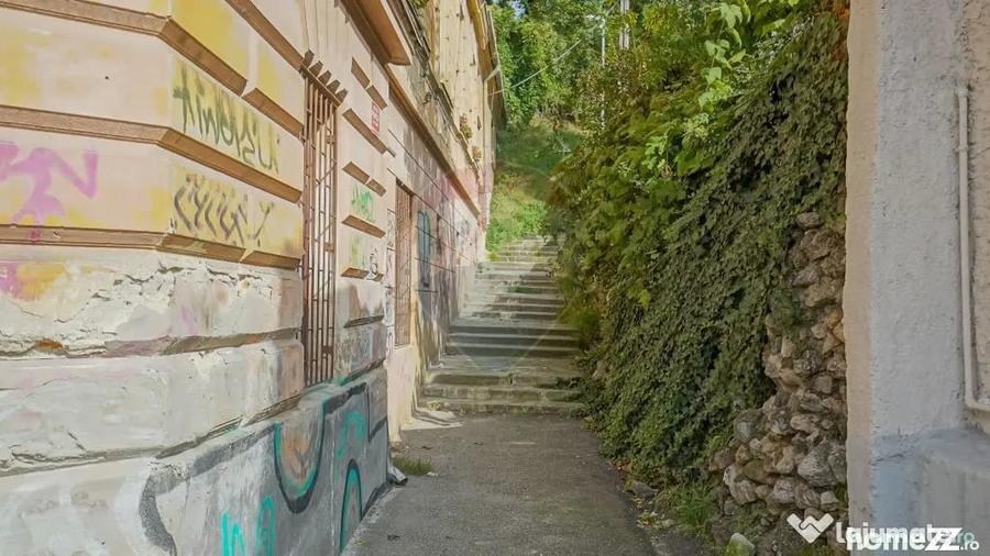 Casă cu 4 camere cu Teren 1048 Mp în Central