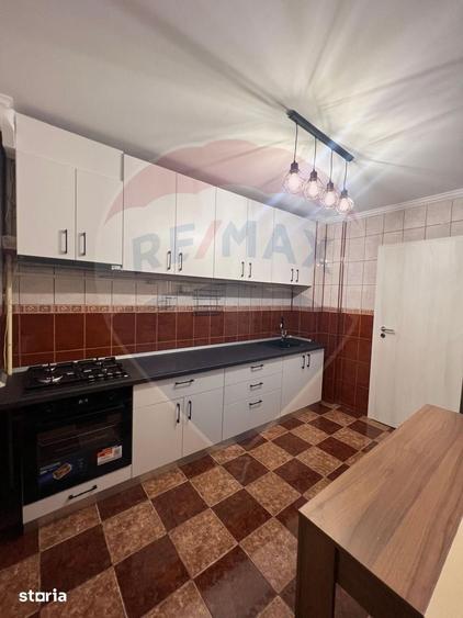Apartament cu 4 camere, mobilat în Berceni