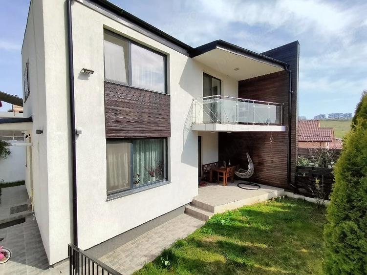 Casă cu 2 camere cu Teren 200 Mp în Rediu