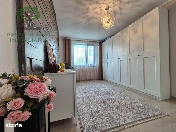 Casă cu 4 camere cu Teren 330 Mp în Bucium