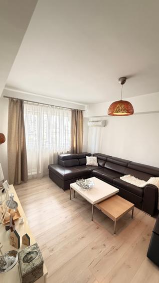 Apartament cu 3 camere semidecomandat în Ultracentral