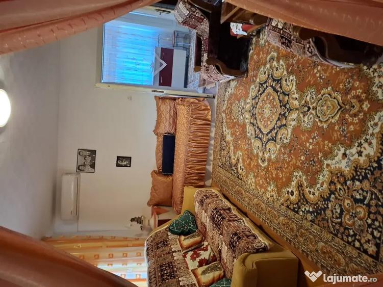 Casă cu 4 camere în Ghioroc