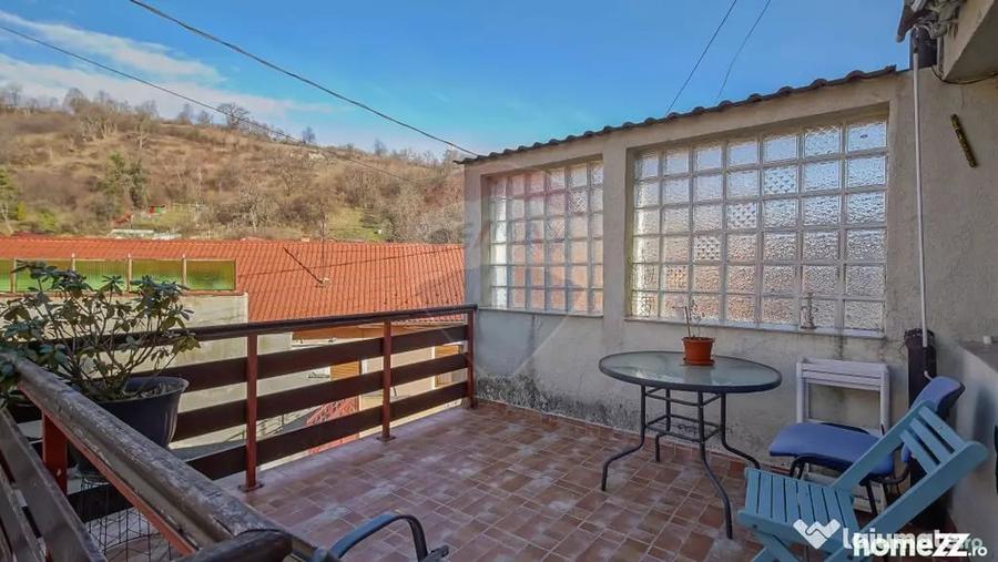 Casă cu 4 camere cu Teren 108 Mp în Schei