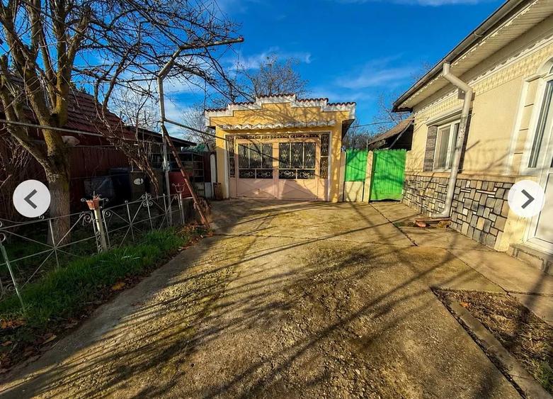 Casă cu 4 camere în Poienarii-Rali