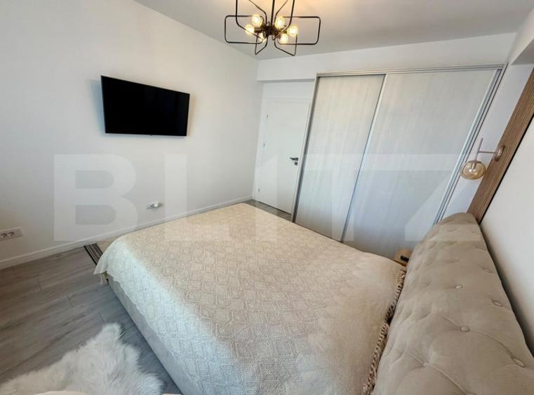 Apartament cu 3 camere decomandat în Calea București