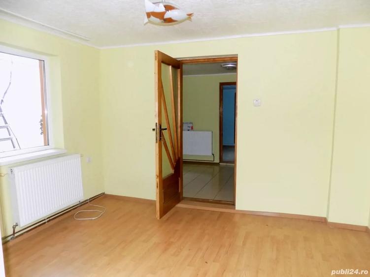 Casă cu 5 camere cu Teren 184 Mp în Central