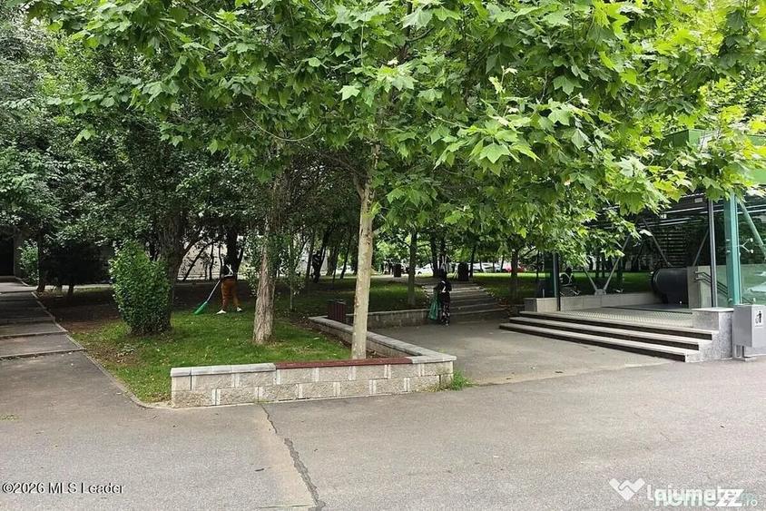 Apartament cu 4 camere semidecomandat în Drumul Taberei