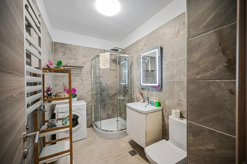 Apartament cu 3 camere decomandat în Mamaia-Sat