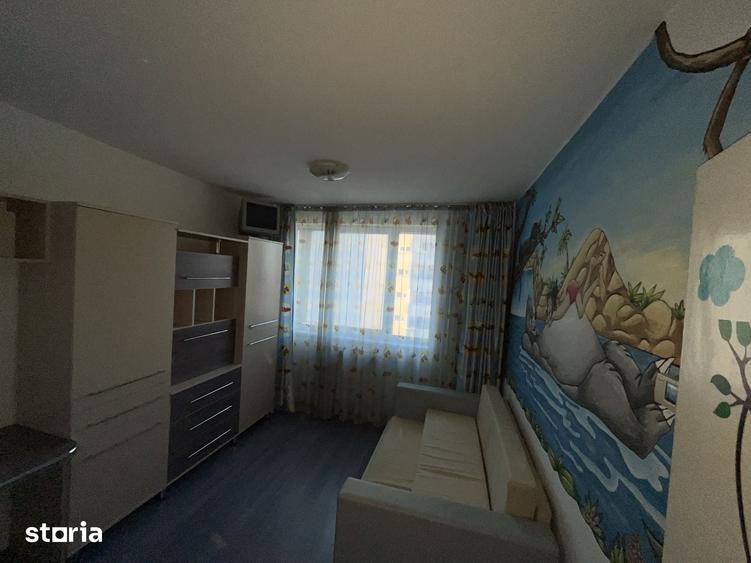 Apartament cu 3 camere, mobilat în Central
