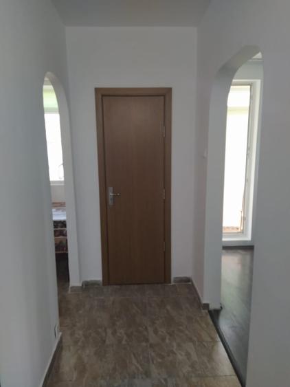 Apartament cu 2 camere semidecomandat în 1 Mai