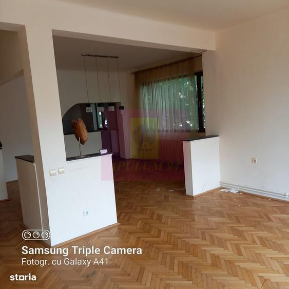 Apartament cu 4 camere în Mitropolie