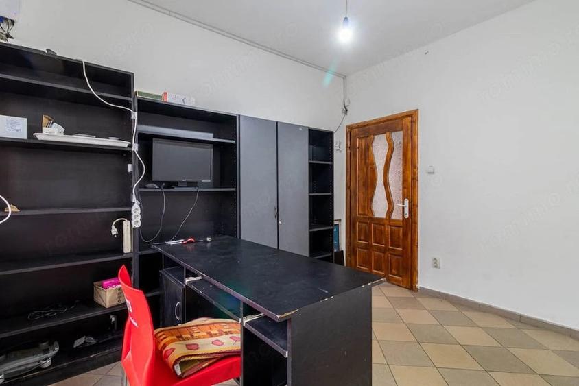 Spațiu comercial, de 100 mp, în Vidra