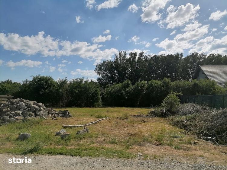 Teren de 660 mp, în Miroslava