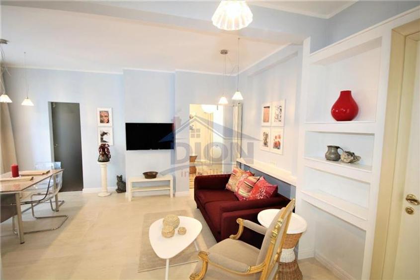 Apartament cu 3 camere decomandat, mobilat în Arcul de Triumf