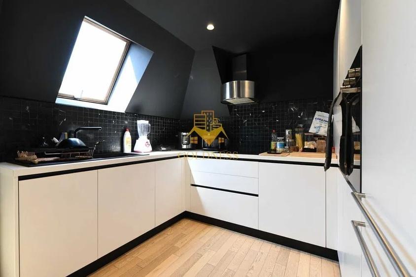 Apartament cu 3 camere semidecomandat, mobilat în Europa